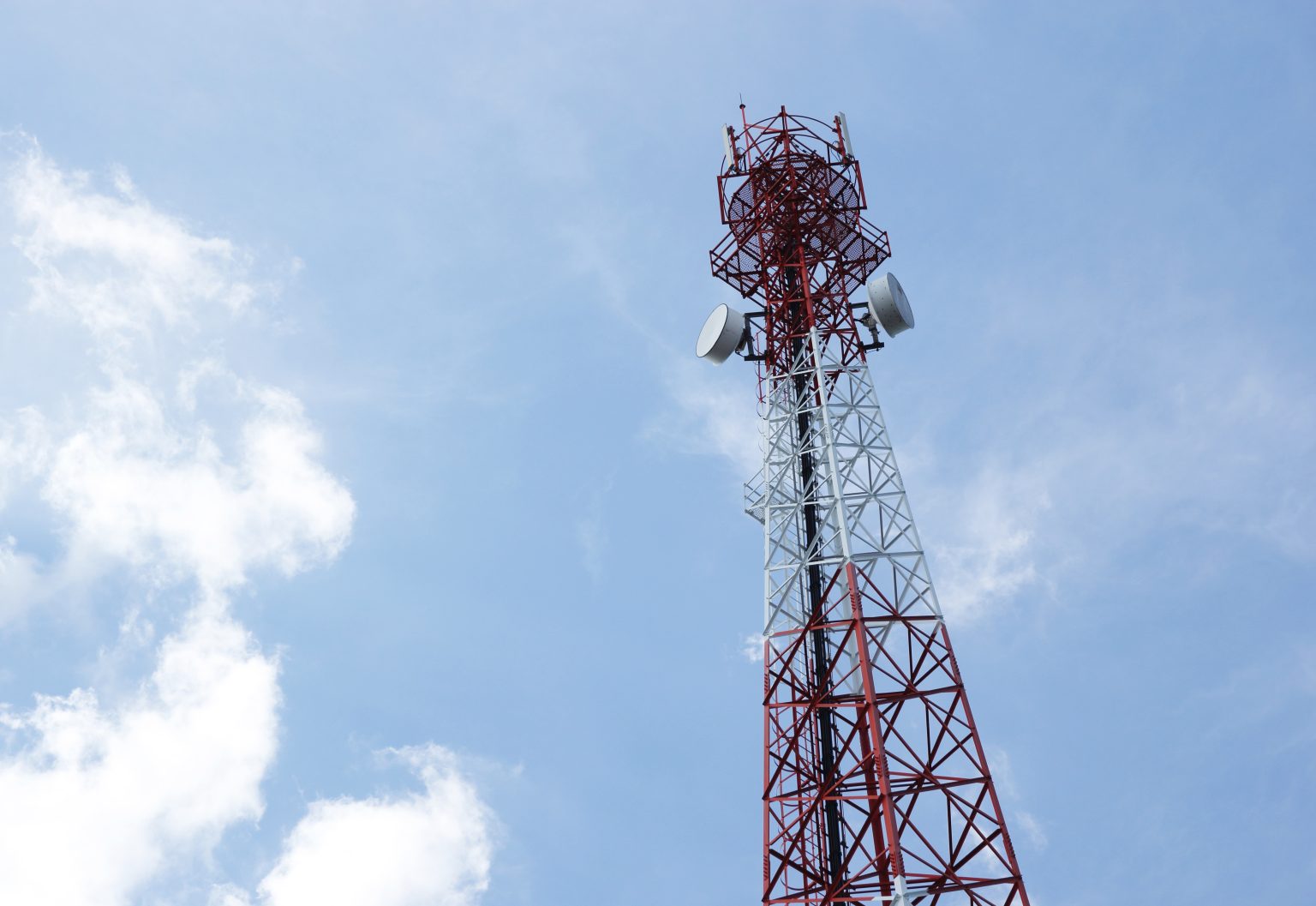 Antenna supplied to Fiji, maximizing network capacity and offering wider coverage